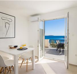 6 Bedroom Waterfront Villa with Pool in Uvala Ljubljeva near Trogir, Sleeps 12-13